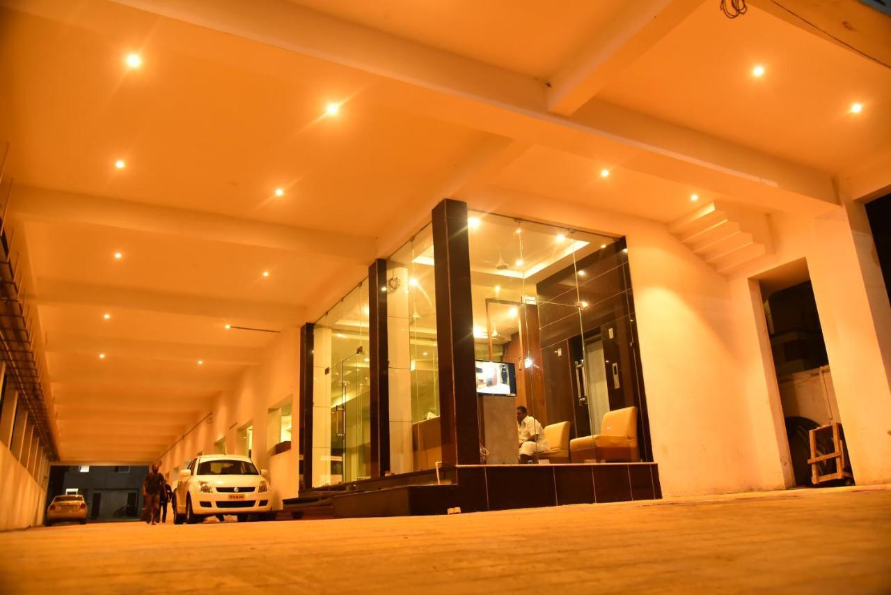 Hotel Four Seasons Velankanni Exterior photo